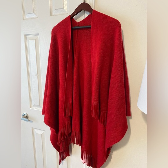 V. Fraas Woven Acrylic red shawl one size - Picture 2 of 8